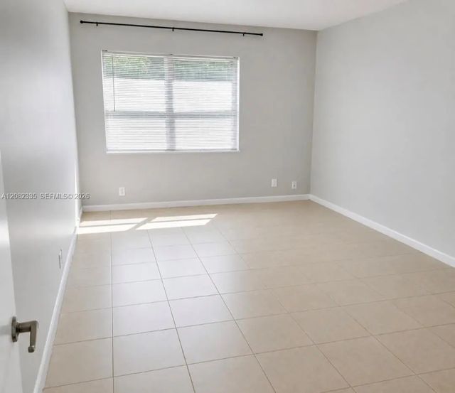 4 of 7 - N/A, Lauderhill, FL