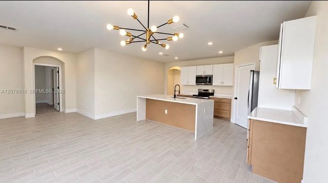 5 of 19 - 5215 Butte Street, Lehigh Acres, FL