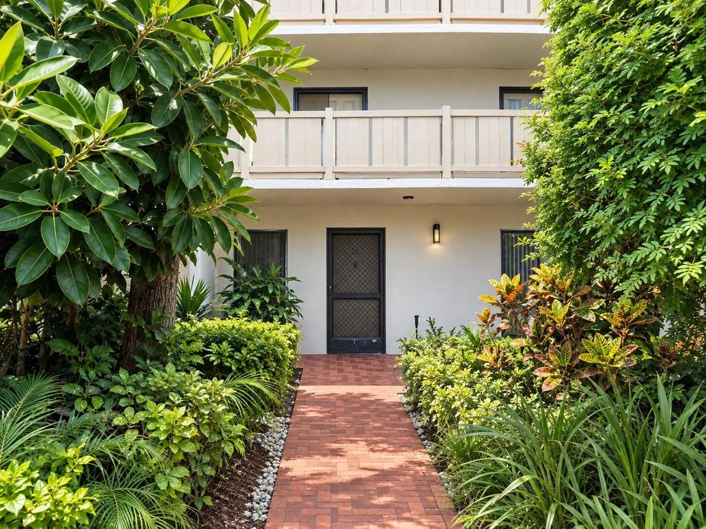 6585 Kensington Lane #102, Delray Beach