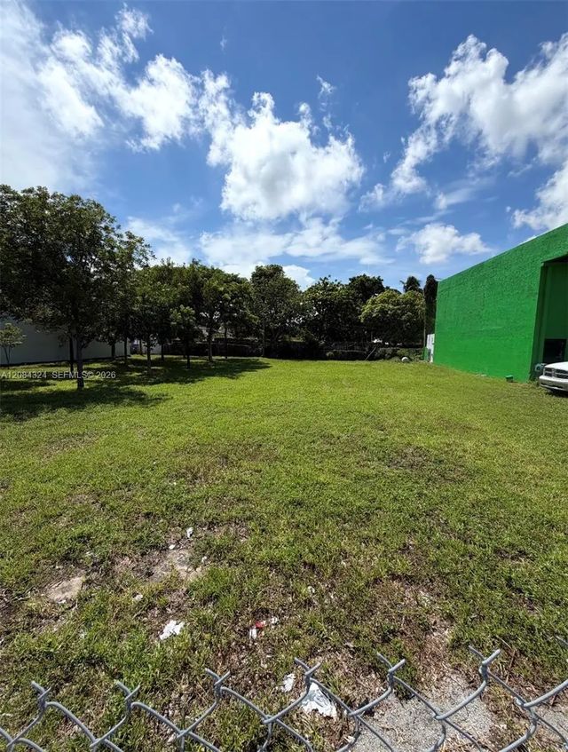 122 Nw 22nd Avenue, Miami