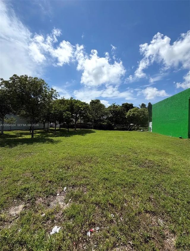 3 of 4 - 122 Nw 22nd Avenue, Miami, FL