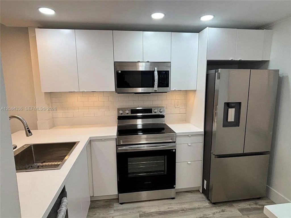 10304 Sunrise Lakes Boulevard #209, Sunrise