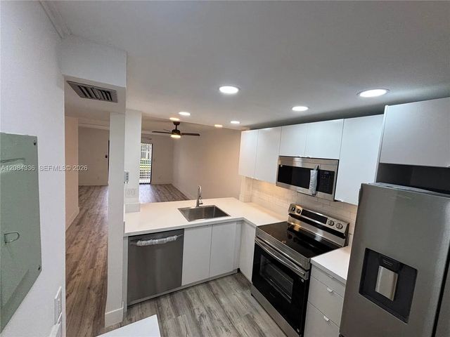 2 of 34 - 10304 Sunrise Lakes Boulevard #209, Sunrise, FL