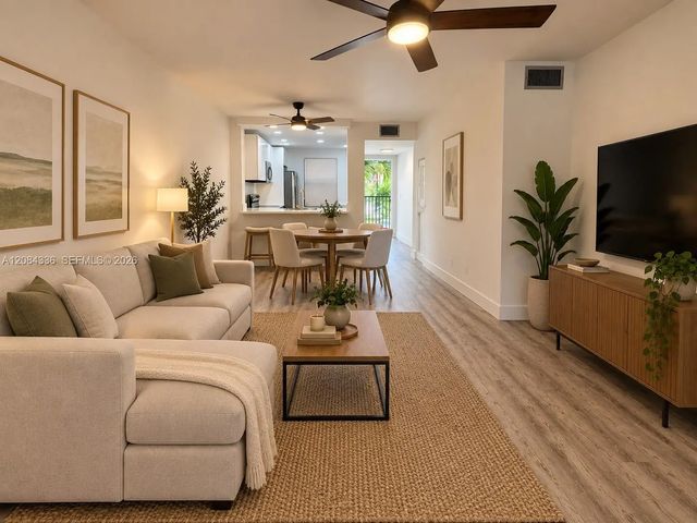 3 of 34 - 10304 Sunrise Lakes Boulevard #209, Sunrise, FL