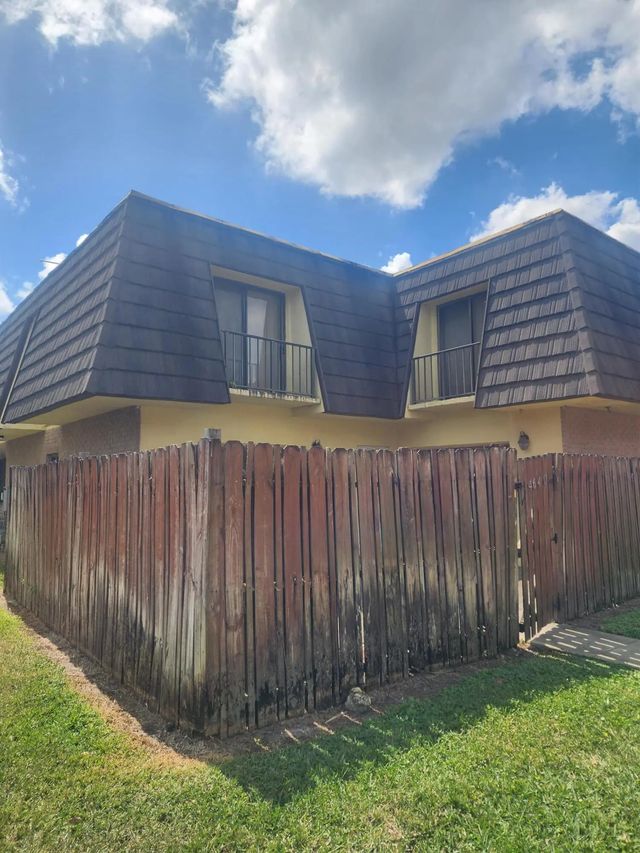 3 of 5 - 4640 Cherry Road #150, West Palm Beach, FL