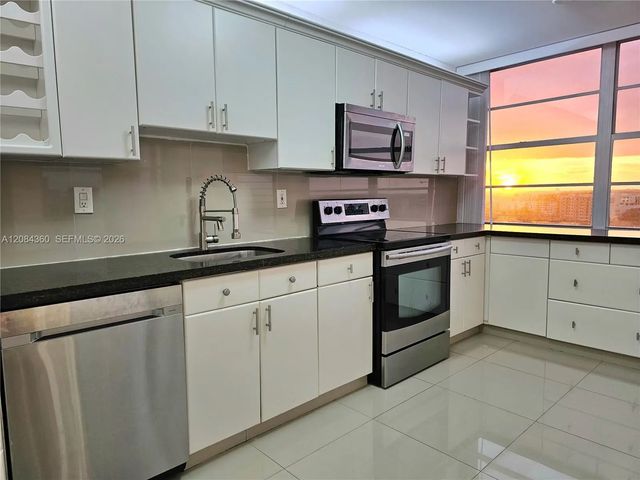 5 of 58 - 18051 Biscayne Boulevard #1204, Aventura, FL