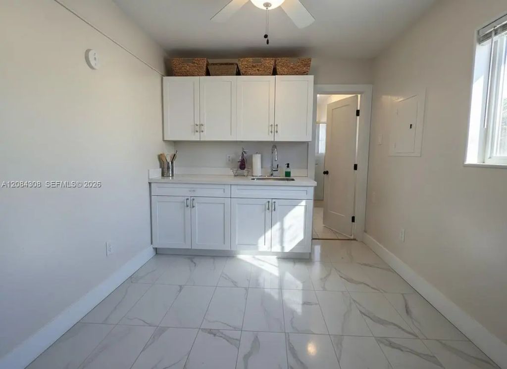 1430 N 68th Avenue #b, Hollywood