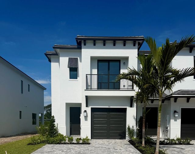 731 Nove Boulevard #10 Mangrove, Margate