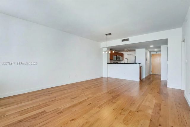 4 of 45 - 253 Ne 2nd Street #1007, Miami, FL