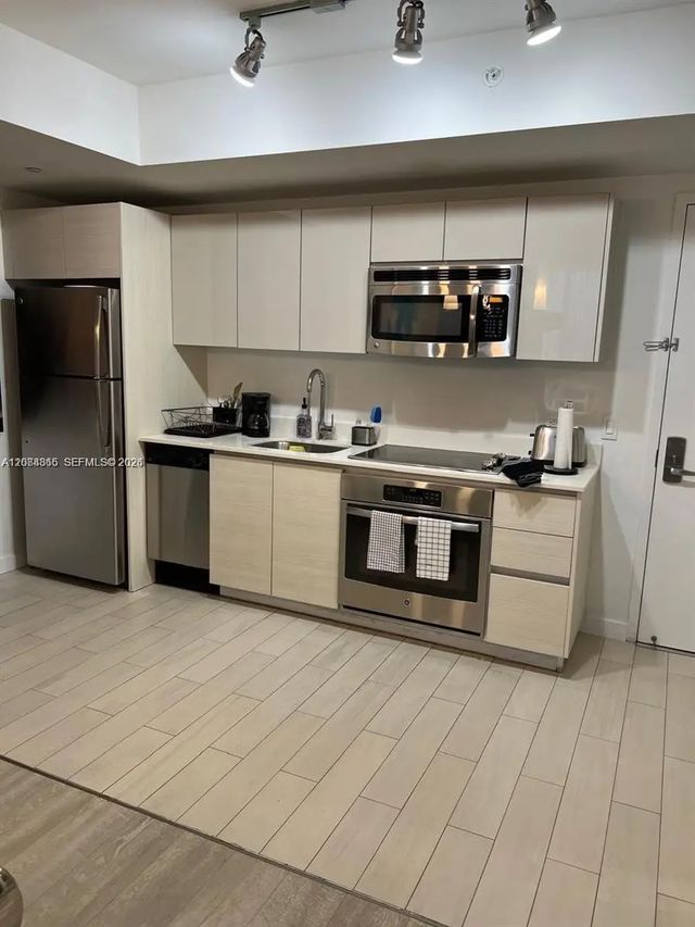 4 of 60 - 2602 E Hallandale Beach Boulevard #r2105, Hallandale Beach, FL