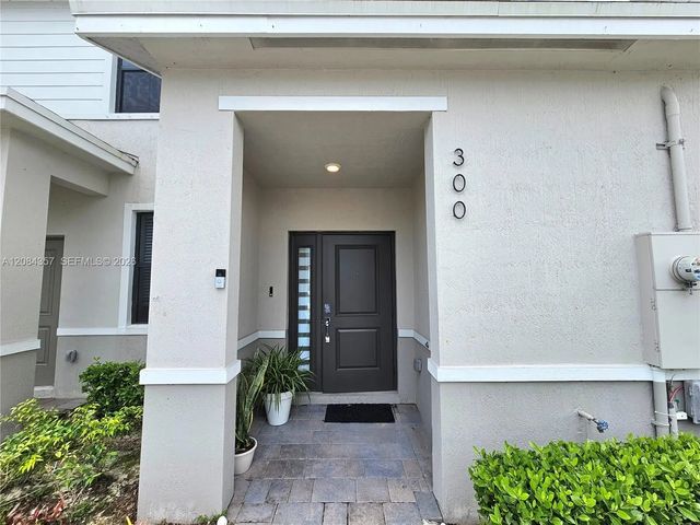 3 of 61 - 300 Ne 12th Street, Florida City, FL