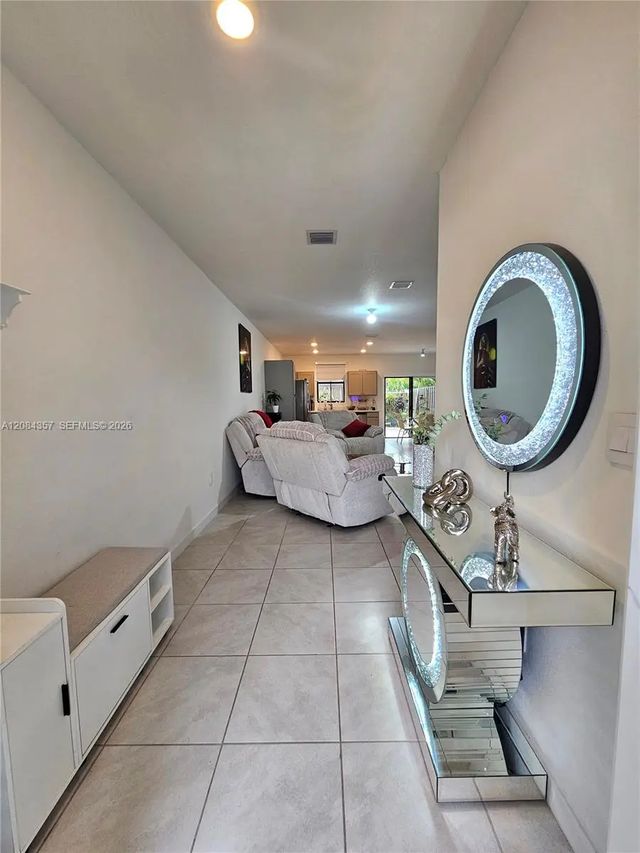 5 of 61 - 300 Ne 12th Street, Florida City, FL