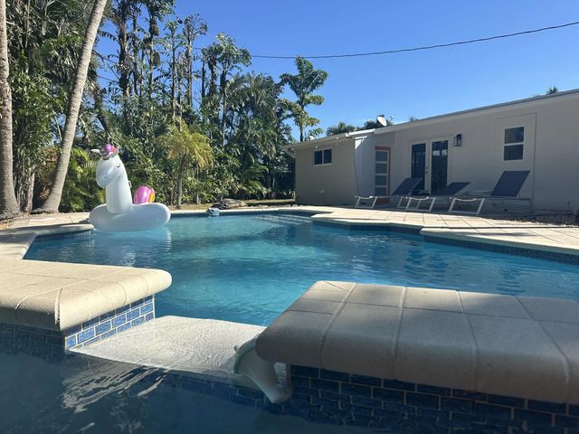 2 of 10 - 317 Nw 26th Court, Wilton Manors, FL