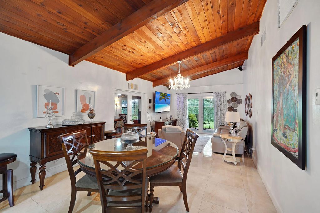 145 Essex Road #1-30, Hollywood