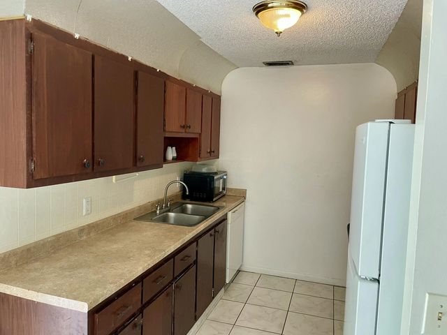 4 of 8 - 3293 Kirk Road #unit 7, Lake Worth, FL