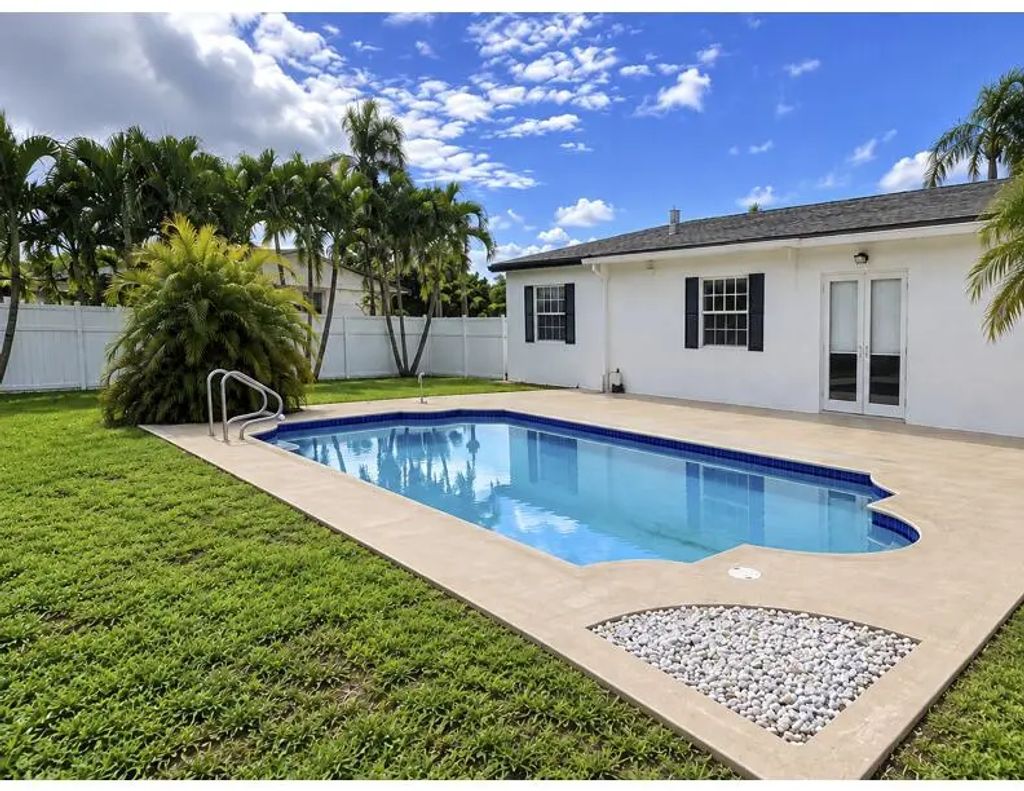 11091 Landsman Street, Boca Raton