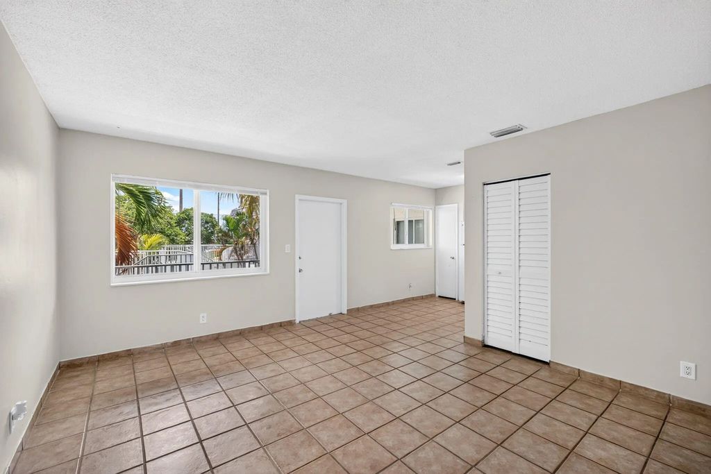 1007 W Prospect #205, Fort Lauderdale
