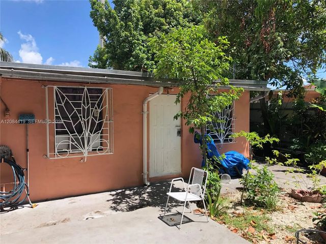 3 of 25 - 770 E 17th Street, Hialeah, FL