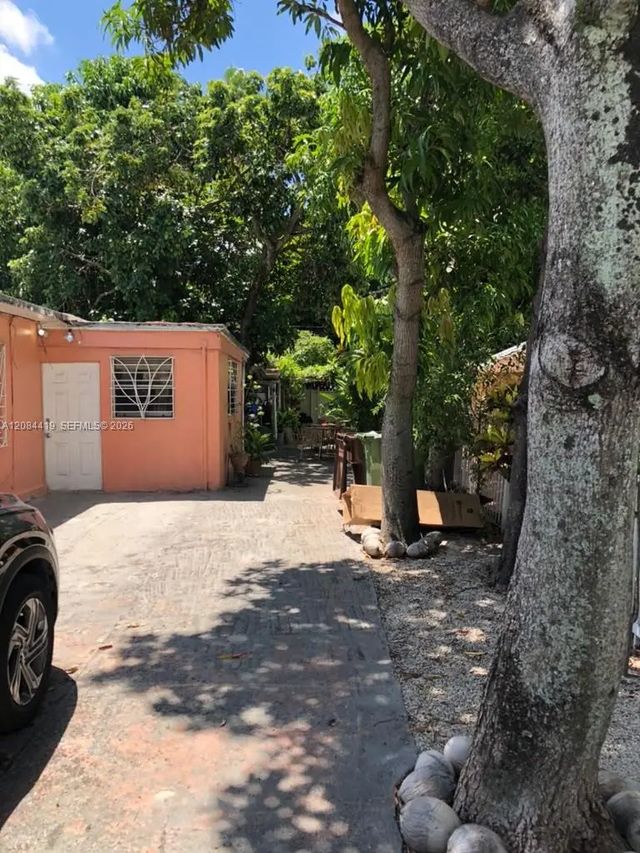 5 of 25 - 770 E 17th Street, Hialeah, FL