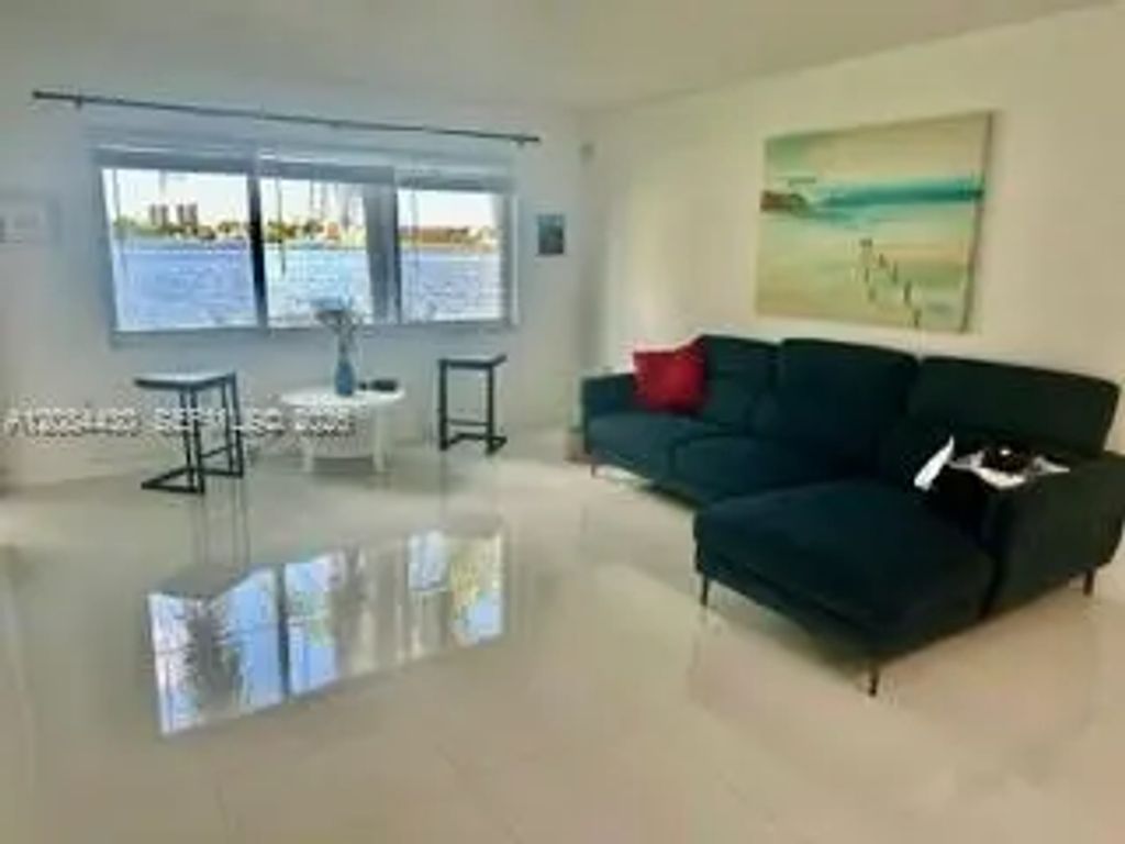 18901 Ne 14th Avenue #104, Miami