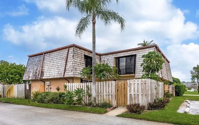 124 Lake Arbor Drive, Palm Springs