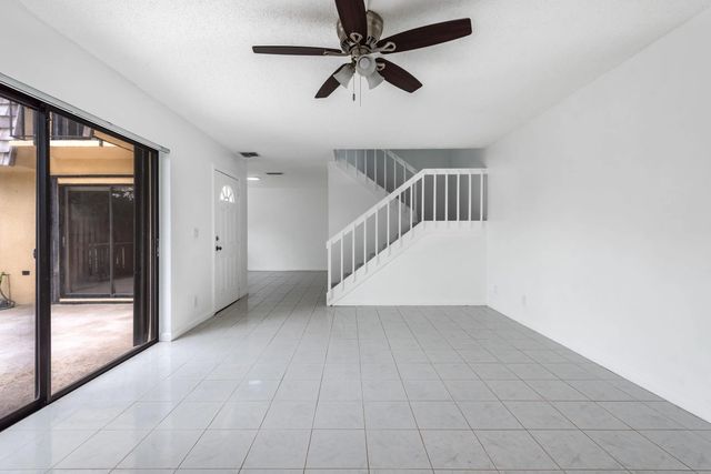 5 of 37 - 124 Lake Arbor Drive, Palm Springs, FL