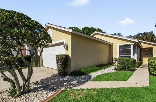 172 Harbor Lake Circle, Greenacres