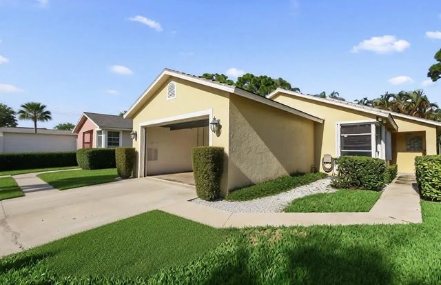 3 of 26 - 172 Harbor Lake Circle, Greenacres, FL