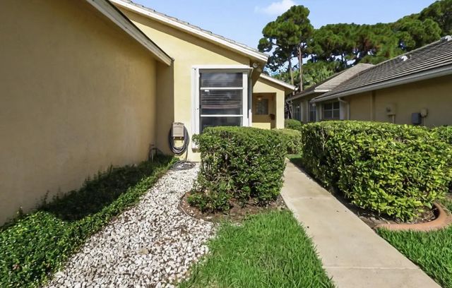 5 of 26 - 172 Harbor Lake Circle, Greenacres, FL