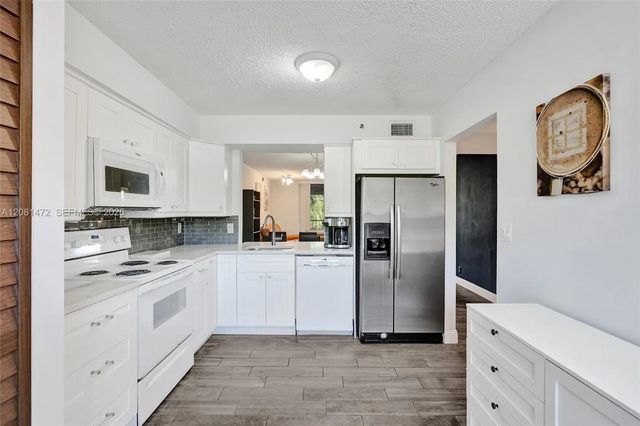 4 of 38 - 4570 Nw 18th Avenue #202, Deerfield Beach, FL