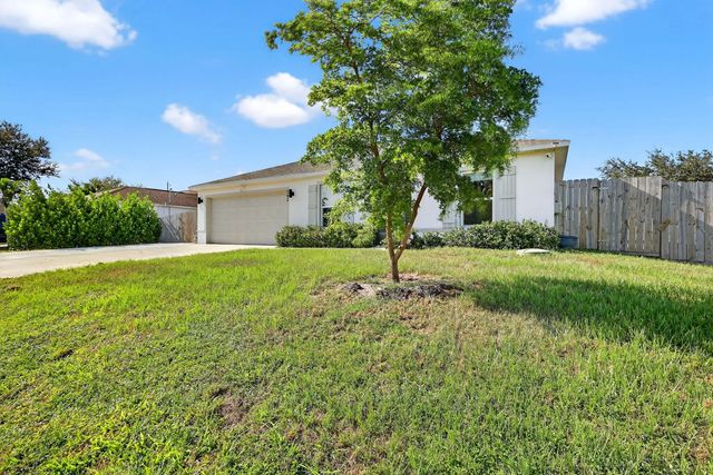 4 of 37 - 543 Sw Kabot Avenue, Port St. Lucie, FL
