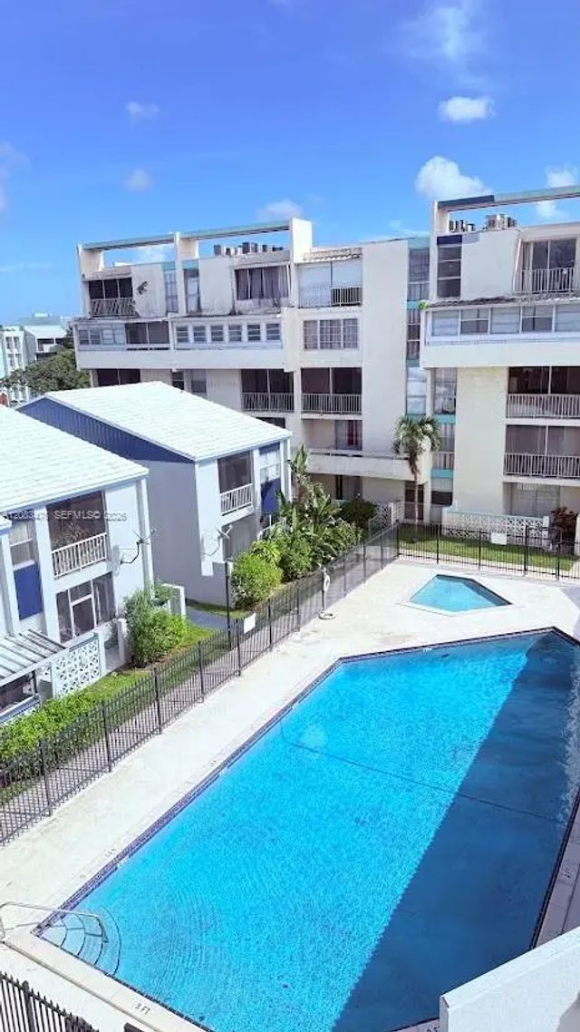 2029 Nw 46th Avenue #e402, Lauderhill