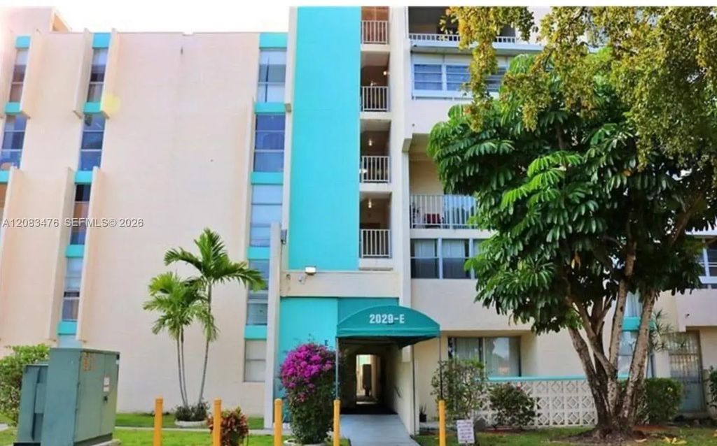2029 Nw 46th Avenue #e402, Lauderhill