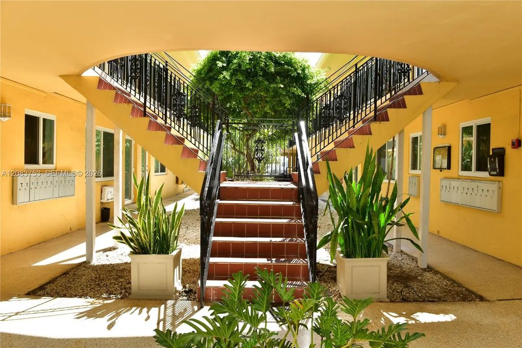 65 Washington Avenue #26, Miami Beach