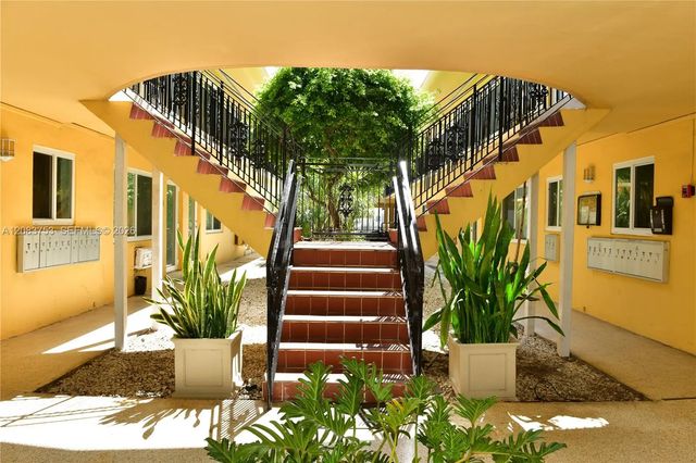 65 Washington Avenue #26, Miami Beach