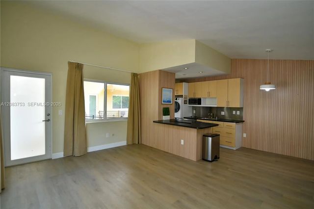 2 of 17 - 65 Washington Avenue #26, Miami Beach, FL