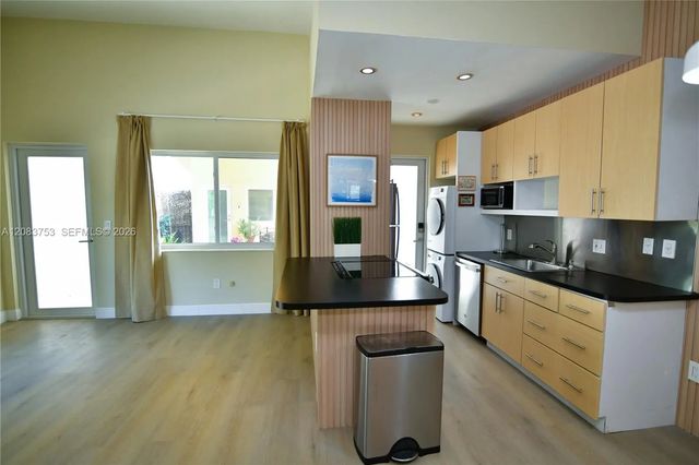 3 of 17 - 65 Washington Avenue #26, Miami Beach, FL
