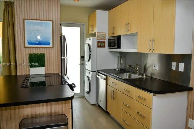 4 of 17 - 65 Washington Avenue #26, Miami Beach, FL