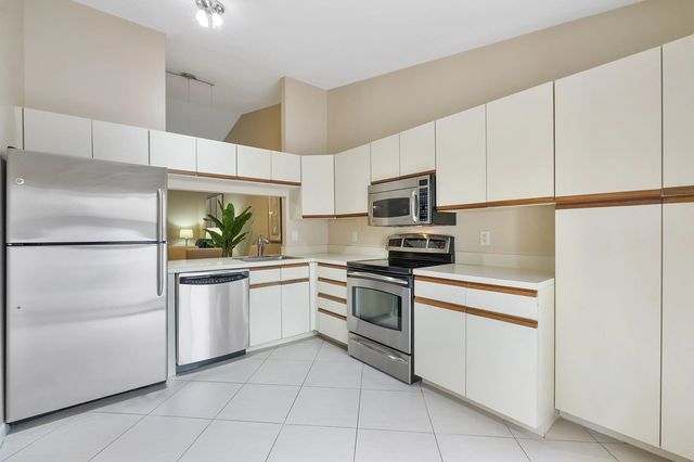 4 of 45 - 3356 Carambola Circle S, Coconut Creek, FL