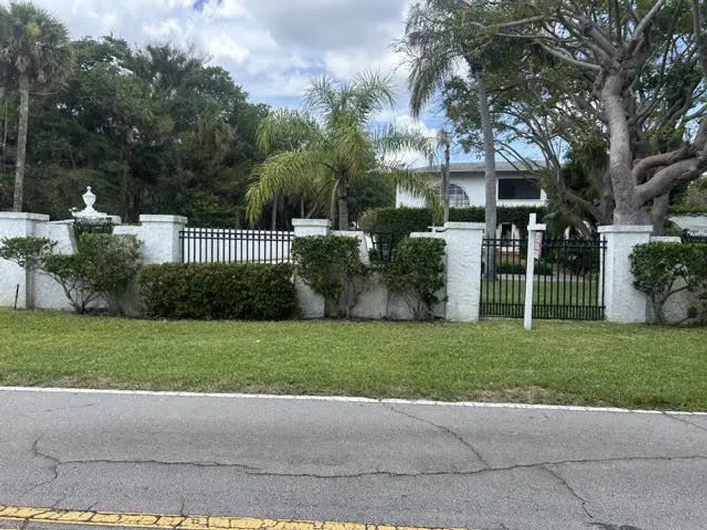 1009 S Indian River Drive, Fort Pierce