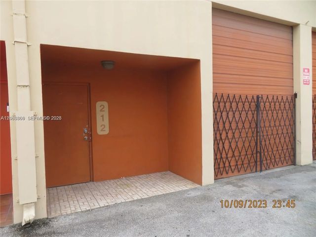 2450 W 82nd Street #212, Hialeah
