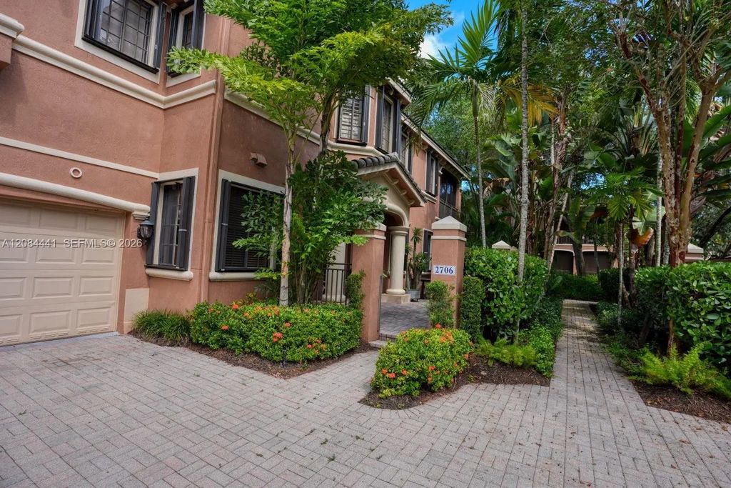 2706 Kinsington Circle #23-2, Weston