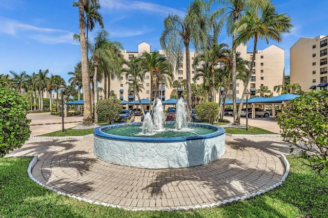 3 of 80 - 7564 Regency Lake Drive #202, Boca Raton, FL