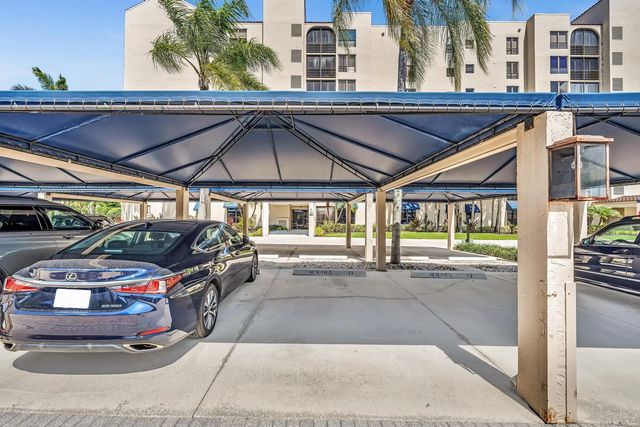 4 of 80 - 7564 Regency Lake Drive #202, Boca Raton, FL