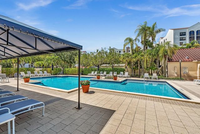 5 of 80 - 7564 Regency Lake Drive #202, Boca Raton, FL