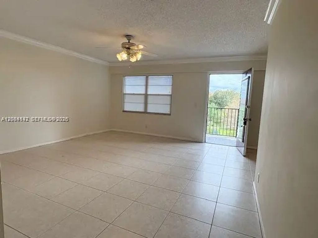 13155 Sw 7th Court #402e, Pembroke Pines