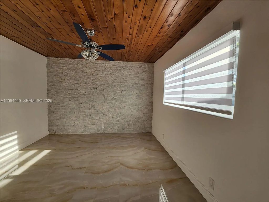 1113 Ne 8th Street #efficiency, Hallandale Beach