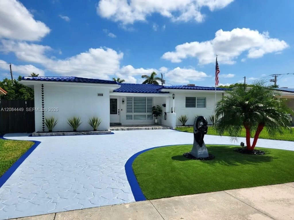 1113 Ne 8th Street #efficiency, Hallandale Beach