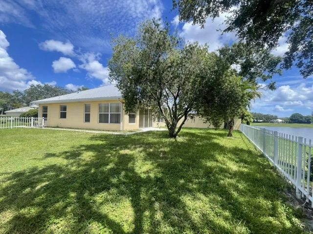 3 of 33 - 2571 Sw Greenwich Way, Palm City, FL