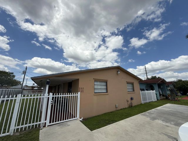 3 of 21 - 250 Sw 76th Court, Miami, FL